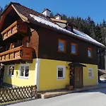 Taurachblick Apartment *